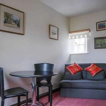 1 Manor Barn * Carperby